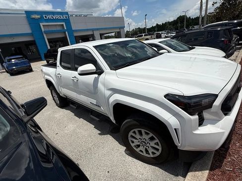 Used 2024 Toyota Tacoma SR5 AWD/4WD image 1