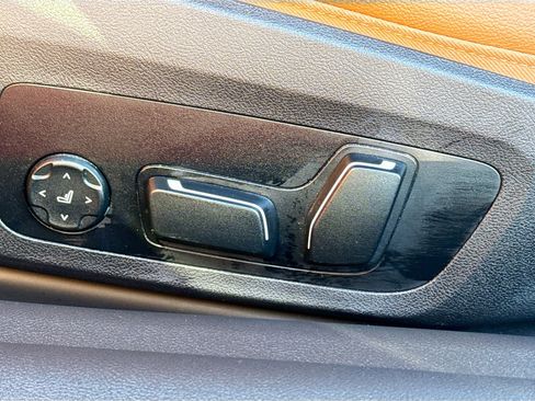 Used 2025 BMW M440i Coupe image 25