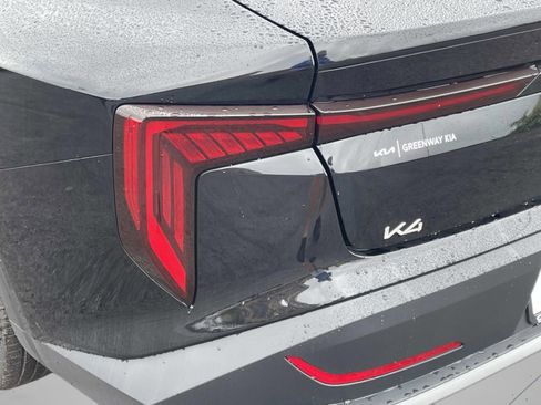 New 2025 Kia K4 LX image 10