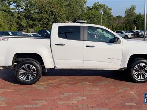 Used 2022 Chevrolet Colorado Z71 image 3