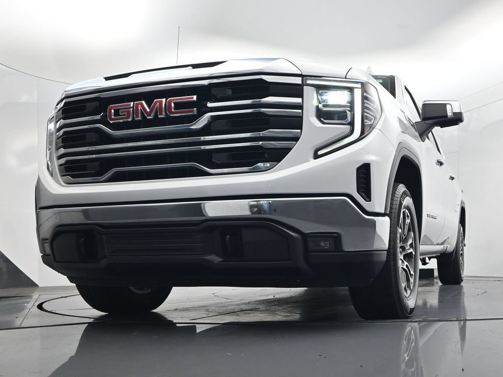 Used 2024 GMC Sierra 1500 SLT AWD/4WD image 39