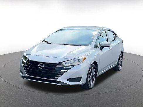Used 2025 Nissan Versa SV FWD image 7