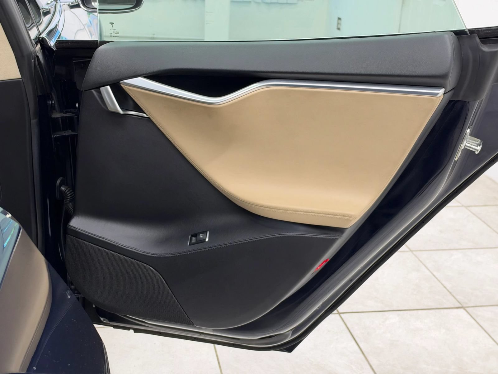 Used 2012 Tesla Model S Performance RWD image 21