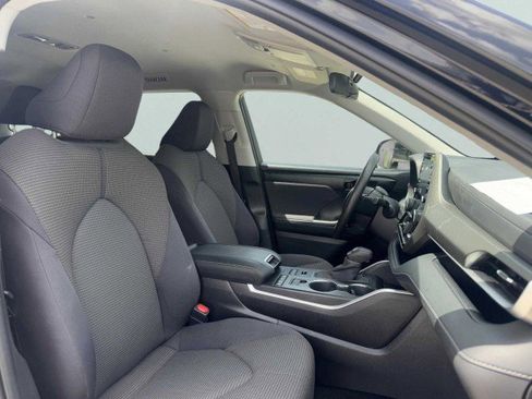 Used 2020 Toyota Highlander L image 60