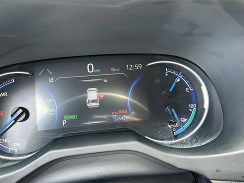 Used 2021 Toyota RAV4 SE image 13