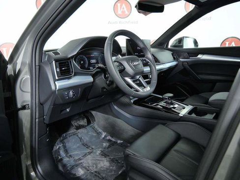 Used 2025 Audi Q5 2.0T Premium Plus w/ Premium Plus Package image 16