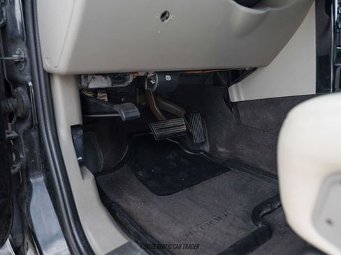 Used 2004 HUMMER H2 w/ Preferred Equipment Group image 25