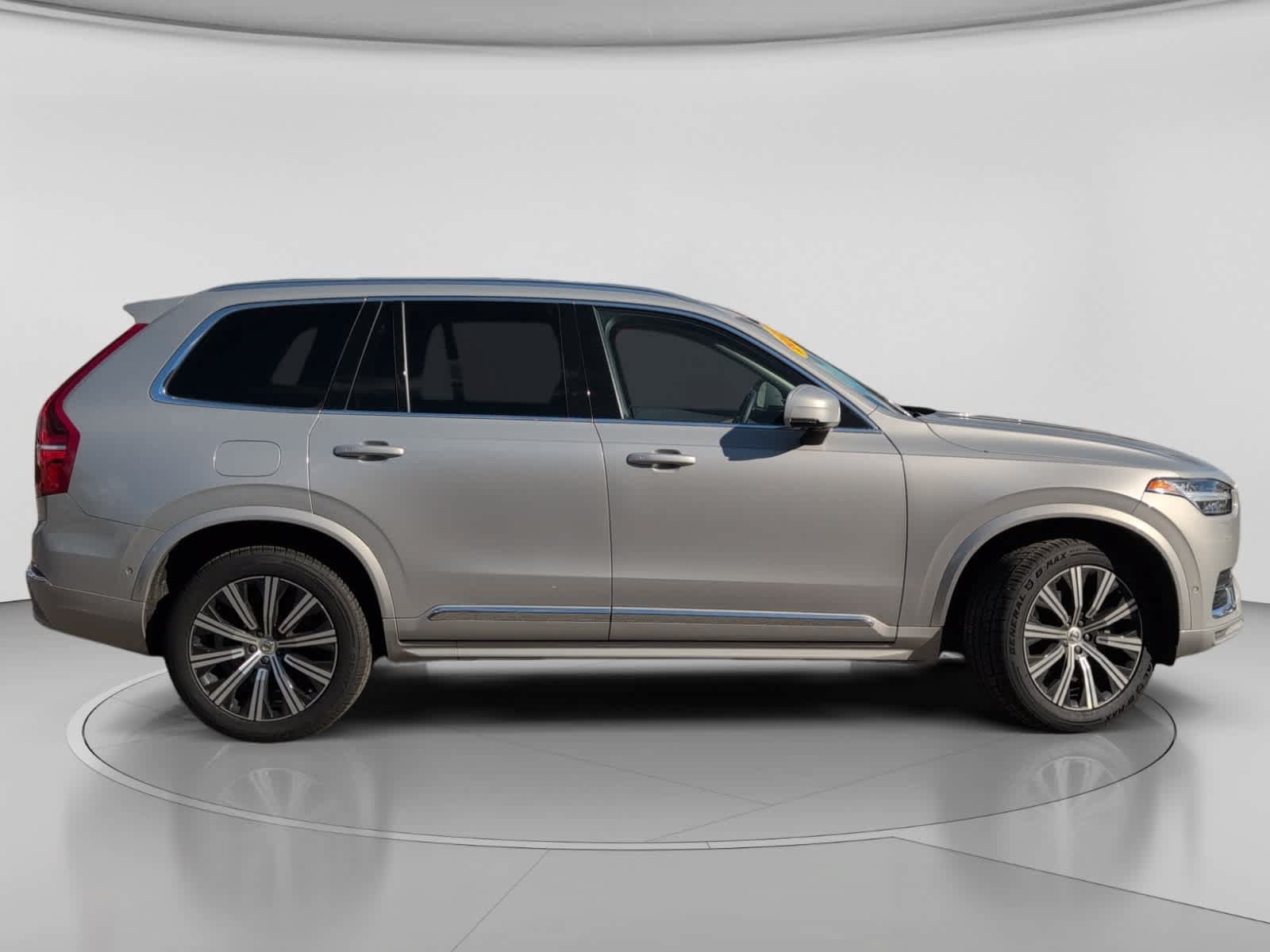 Used 2024 Volvo XC90 B6 Plus w/ Protection Package Premier AWD/4WD image 4