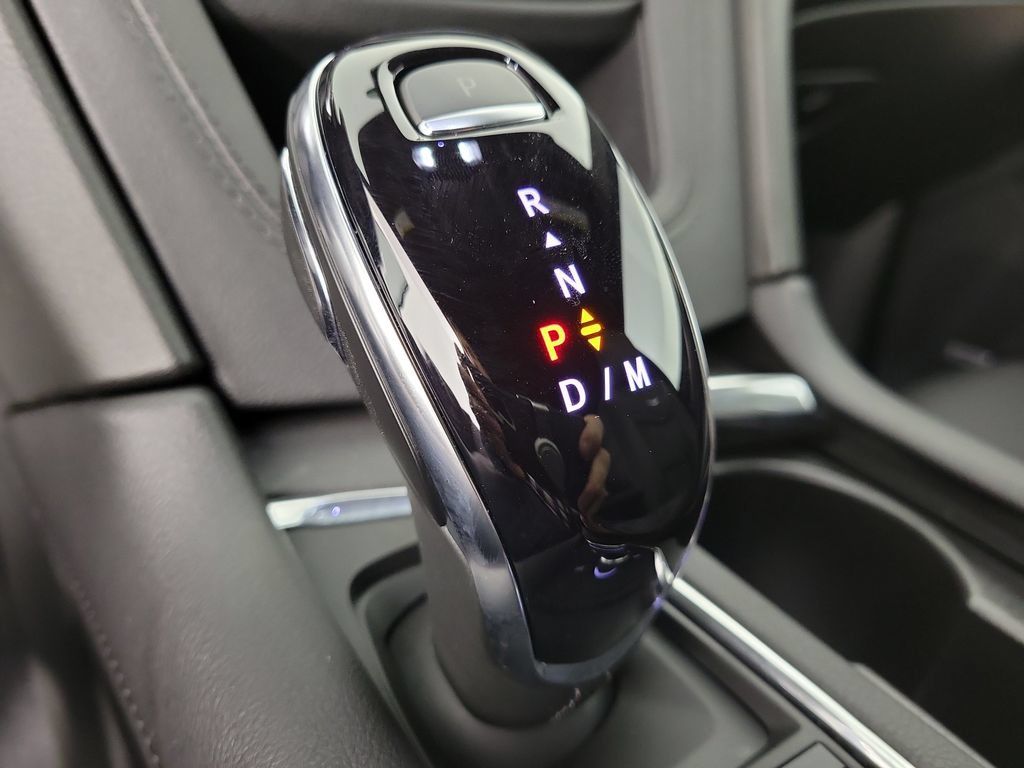 Certified 2025 Cadillac XT5 Luxury FWD image 28