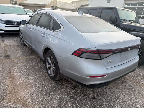 Used 2023 Honda Accord EX image 6