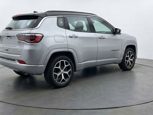 Used 2025 Jeep Compass Limited AWD/4WD image 9