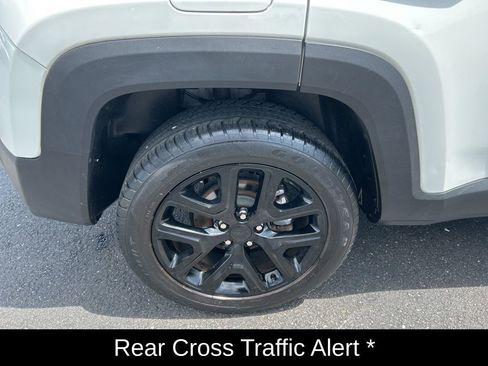 Certified 2022 Jeep Renegade Altitude image 10