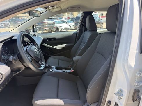 Used 2025 Toyota Corolla LE FWD image 24