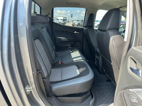 Used 2022 Chevrolet Colorado Z71 w/ Safety Package AWD/4WD image 19