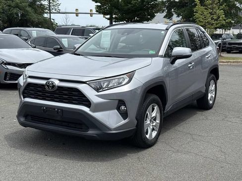 Used 2021 Toyota RAV4 XLE AWD/4WD image 2
