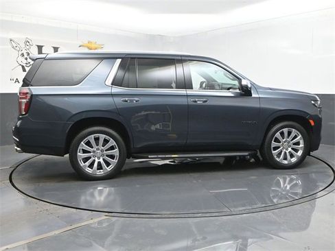 Used 2021 Chevrolet Tahoe Premier w/ Premium Package image 38