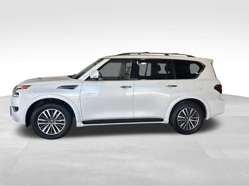 Used 2023 Nissan Armada SL w/ Captain's Chairs Package image 2