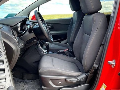 Used 2018 Chevrolet Trax LT AWD/4WD image 21