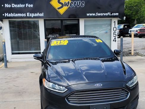 Used 2014 Ford Fusion SE FWD image 4