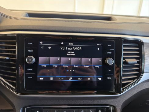 Used 2023 Volkswagen Atlas Cross Sport SE image 25