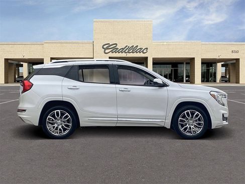 Used 2023 GMC Terrain Denali w/ Denali Premium Package image 4