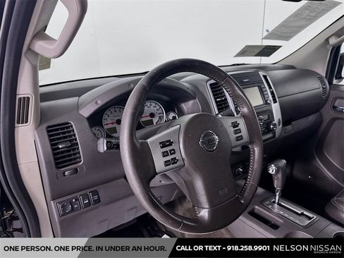 Used 2014 Nissan Frontier PRO-4X w/ Pro-4x Luxury Package image 9