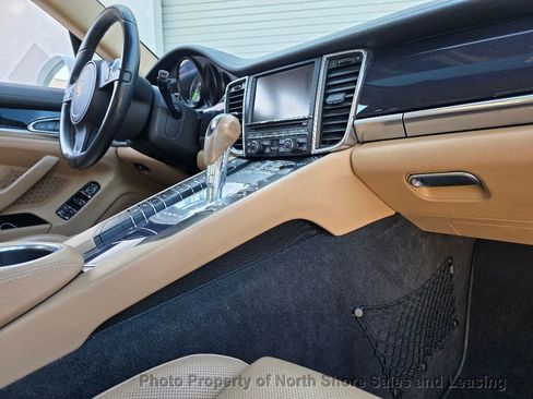 Used 2015 Porsche Panamera S image 53