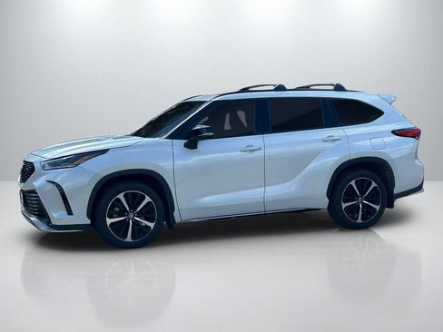 Used 2022 Toyota Highlander XSE FWD image 8