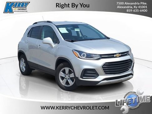 Used 2019 Chevrolet Trax LT w/ LT Convenience Package FWD image 1