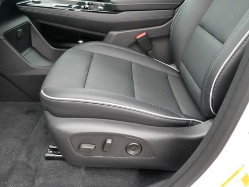 Used 2025 Buick Enclave Preferred image 20