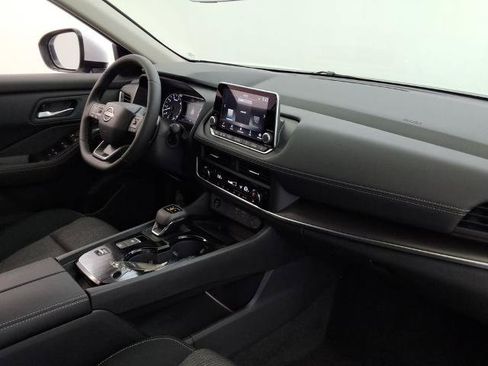 Certified 2026 Nissan Rogue SV FWD image 26