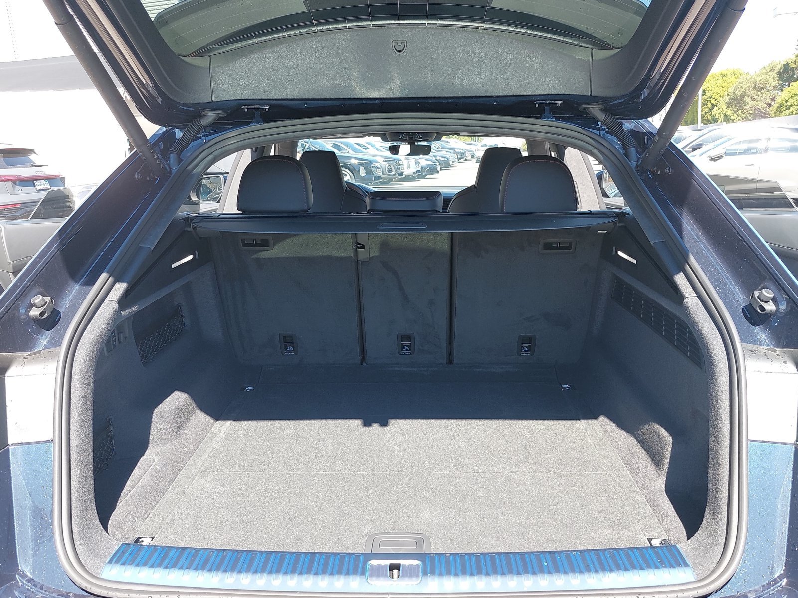 New 2027 Audi SQ8 Prestige AWD/4WD image 12