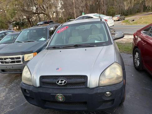 Used 2005 Hyundai Tucson LX image 2