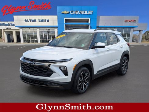 Used 2024 Chevrolet TrailBlazer ACTIV w/ Driver Confidence Package FWD image 1