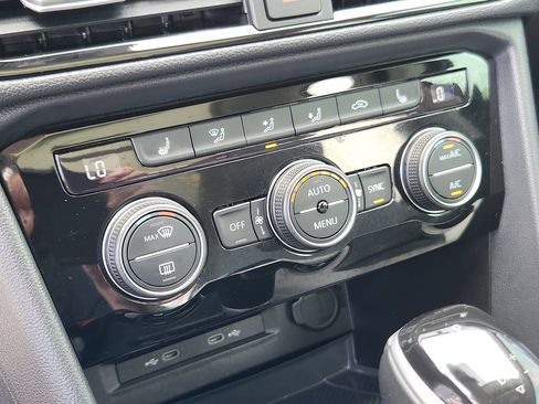 Certified 2024 Volkswagen Taos SE AWD/4WD image 21