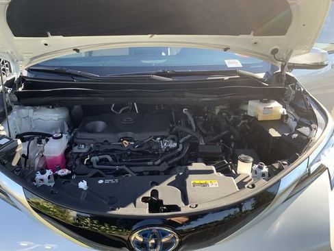 Used 2023 Toyota Sienna Limited FWD image 16