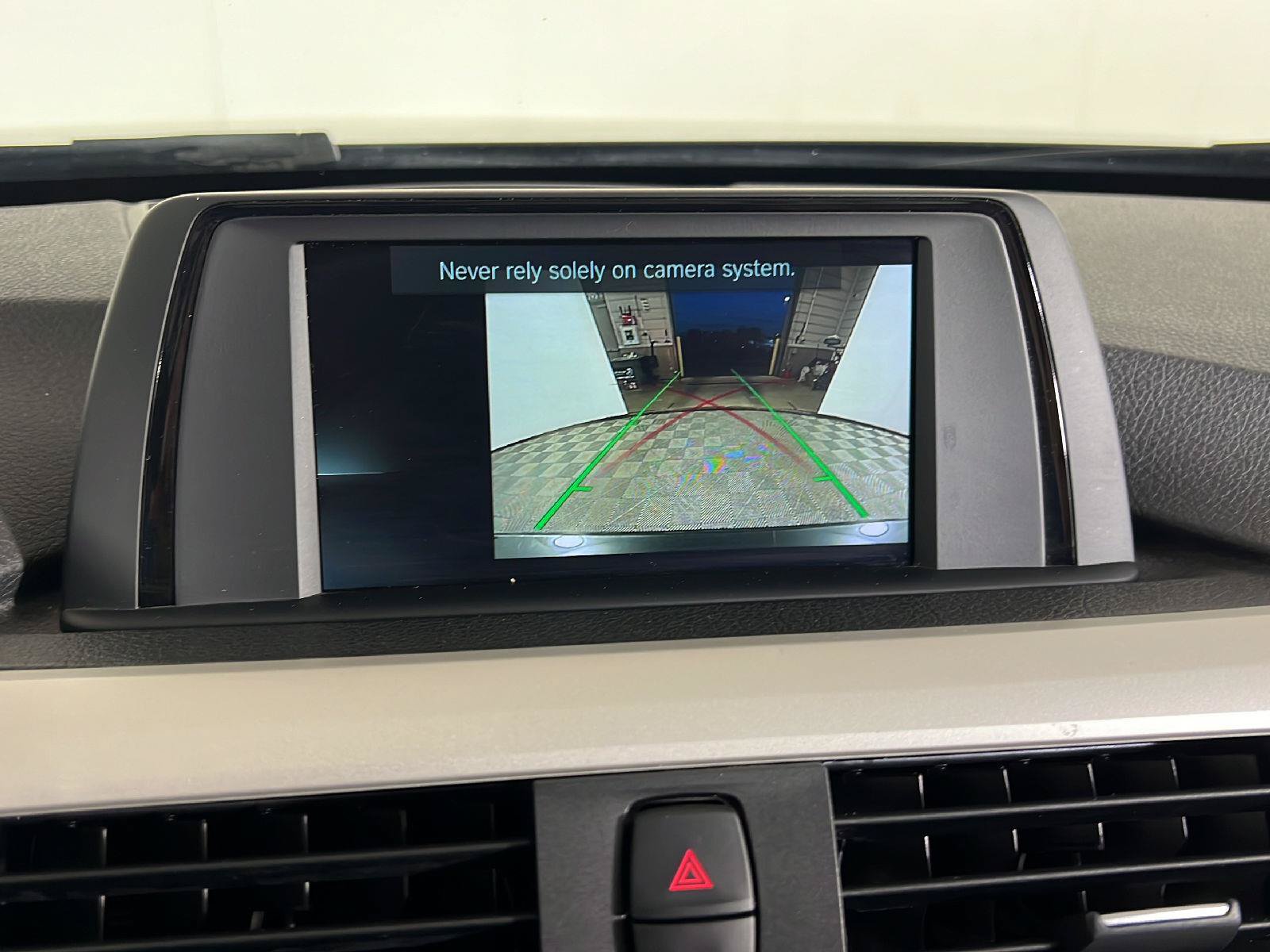Used 2018 BMW 320i xDrive Sedan AWD/4WD image 10