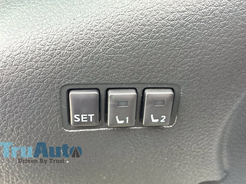 Used 2018 Nissan Rogue SL w/ Premium Package AWD/4WD image 22