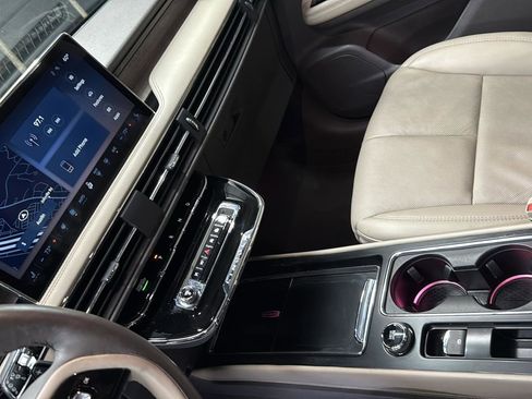 Used 2023 Lincoln Corsair Reserve w/ Equipment Group 201A image 21