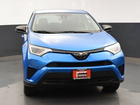 Used 2018 Toyota RAV4 LE w/ Carpet Mat Package AWD/4WD image 7
