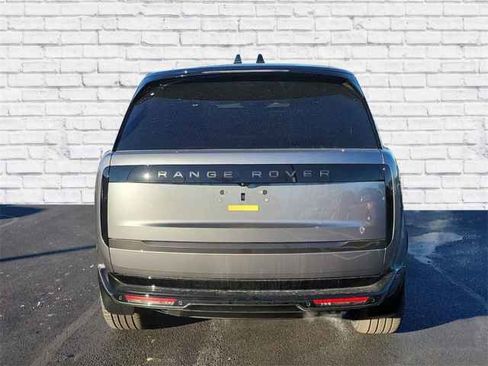 New 2025 Land Rover Range Rover SE image 4