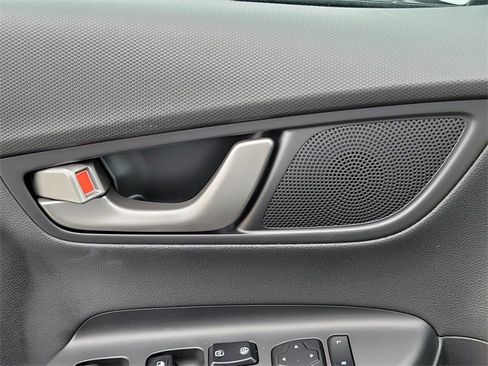 Used 2018 Hyundai Kona Limited image 29