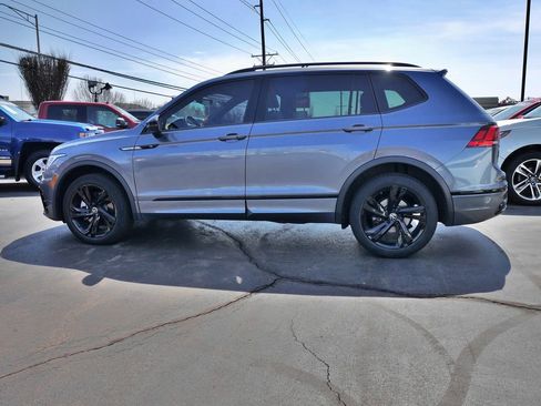 Used 2023 Volkswagen Tiguan SE R-Line image 4