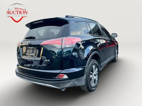 Used 2018 Toyota RAV4 XLE FWD image 5