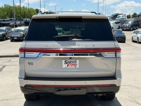 Used 2024 Lincoln Navigator Premiere AWD/4WD image 6