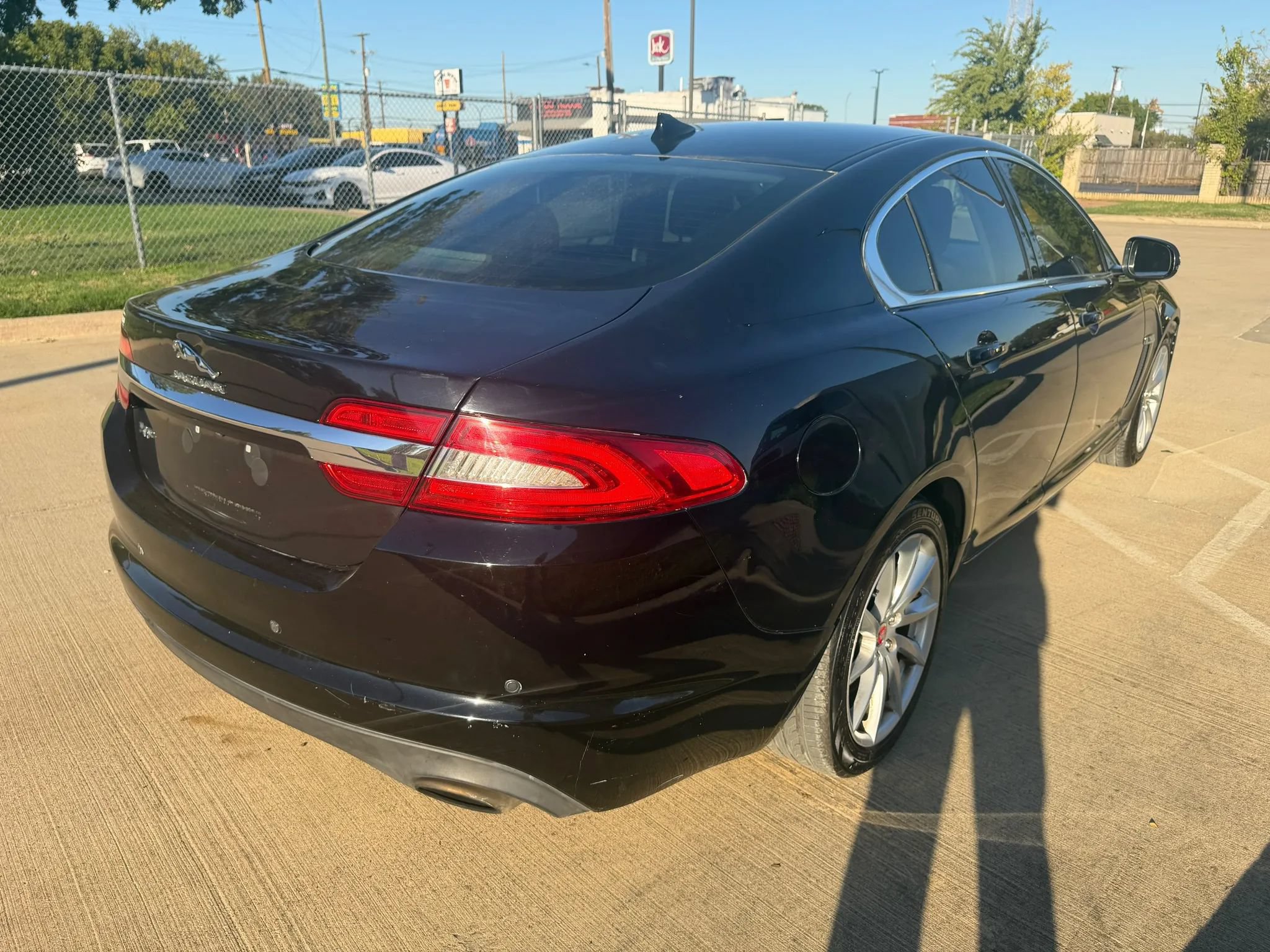 Used 2014 Jaguar XF RWD image 8