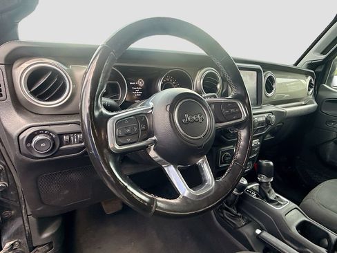 Used 2022 Jeep Wrangler Unlimited Sahara w/ Cold Weather Group AWD/4WD image 12
