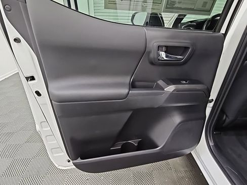 Used 2023 Toyota Tacoma TRD Off-Road image 29