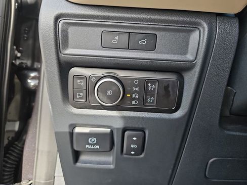 Used 2023 Ford Expedition Platinum image 31