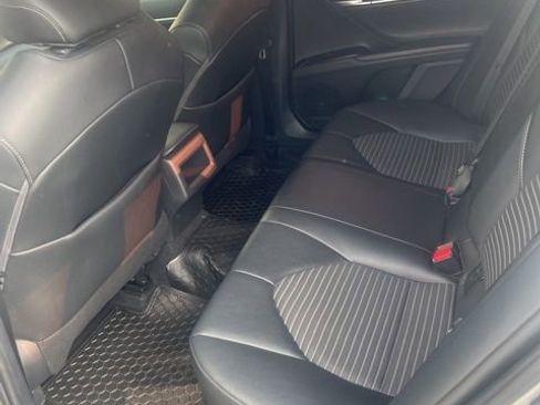 Used 2020 Toyota Camry SE image 6